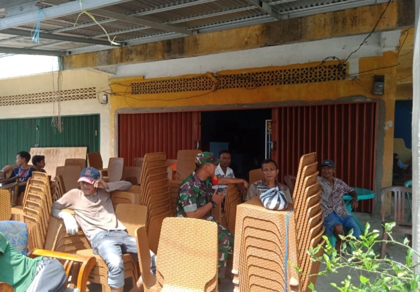 Babinsa Koramil 07/Reten dan Masyarakat Desa Rutin Bekerja Sama untuk Meningkatkan Kualitas SDM