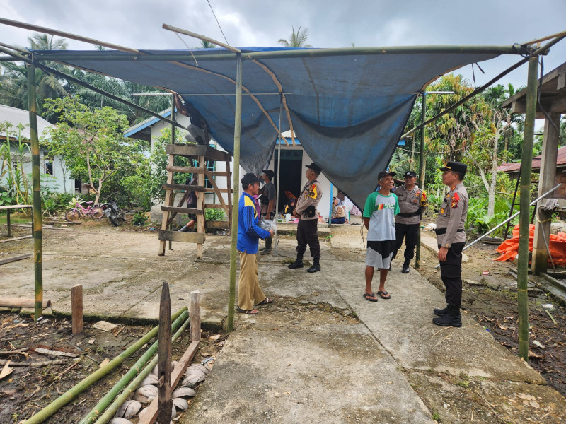 Cek Kesiapan Pemilu 2024, Kapolsek Kempas Tinjau Lokasi Tempat Pemungutan Suara (TPS)