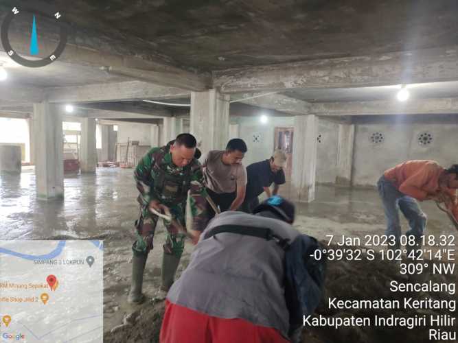 Babinsa Koramil 09/Kemuning Giat Goro Bersama Masyarakat Desa Sencalang