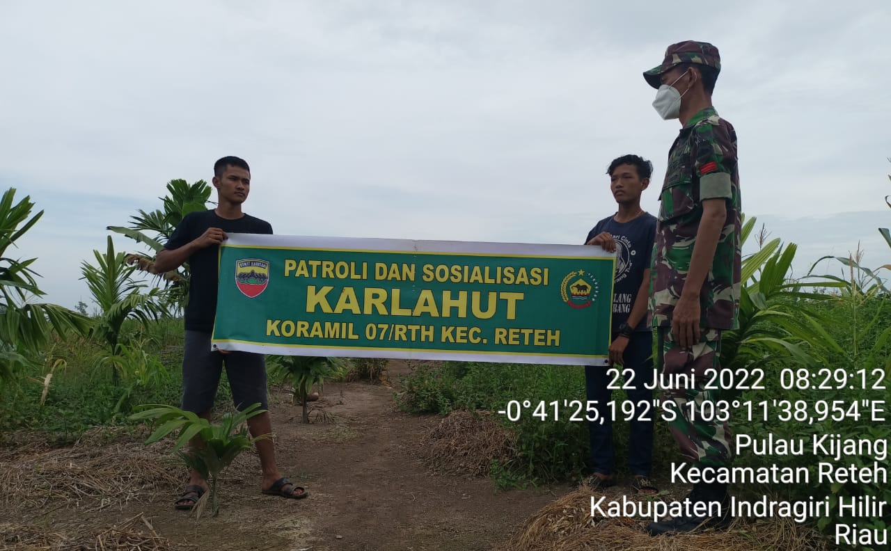 Patroli Pencegahan Karhutla di Parit 5 Darat Oleh Praka Bobi Ariyanto