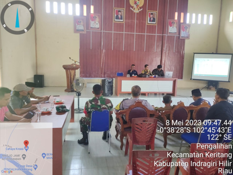 Danramil 09/Kemuning Berikan Penjelasan Pada Saat Rapat