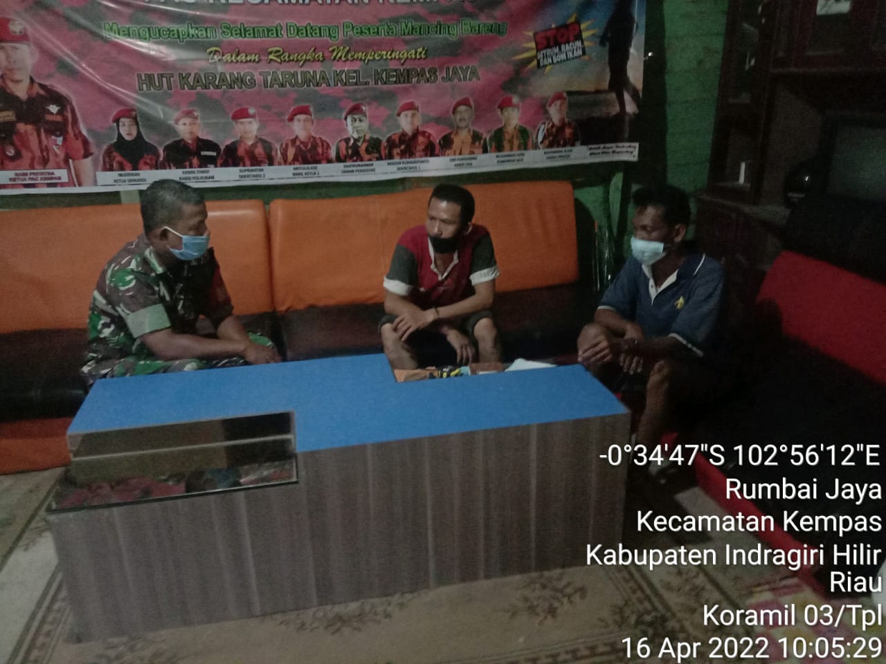 Jaga Kamtibmas di Wilayah, Babinsa 03/Tempuling Komsos Bersama Tokoh Pemuda