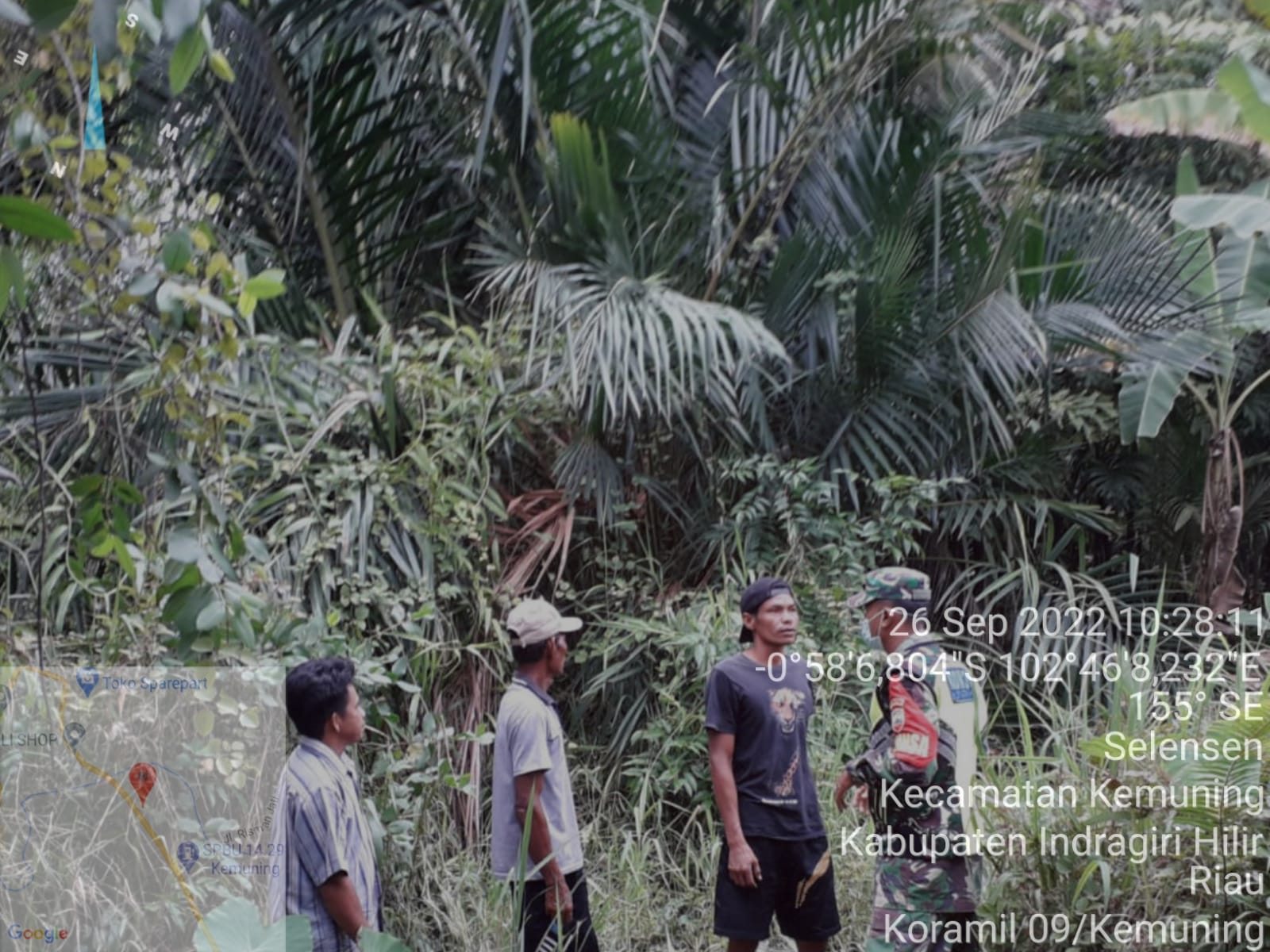 Patroli dan Sosialisasi Karhutla Oleh Babinsa Koramil 09/Kemuning di Binaan