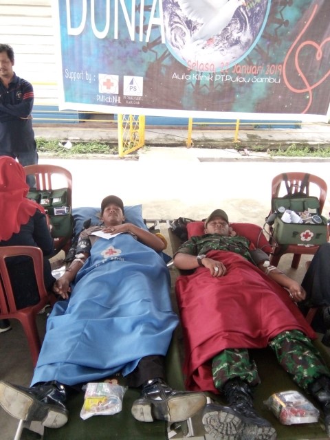 Babinsa Desa Tanah Merah Ikuti Donor Darah yang Ditaja oleh BPK Oi dan PMI Inhil