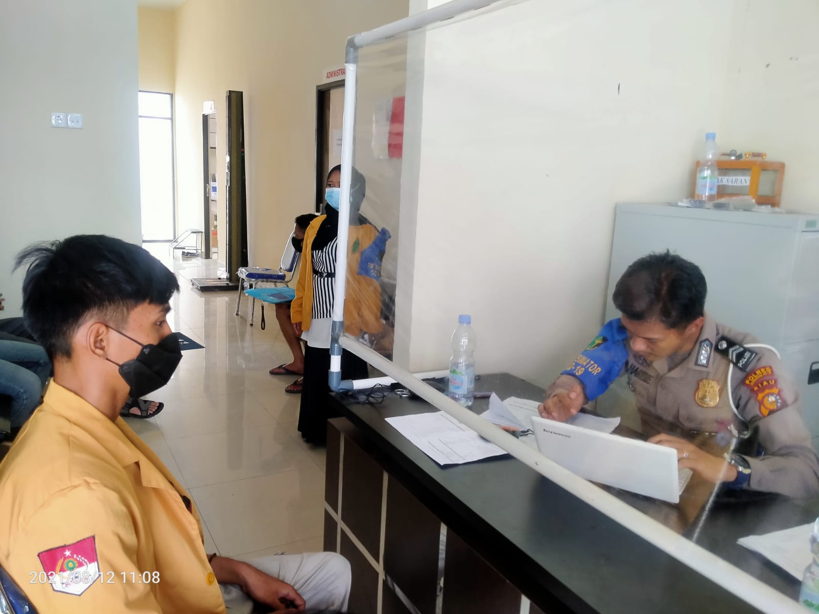 Dibantu Mahasiswa UNISI, Polres Inhil Lakukan Vaksinasi Tahap I