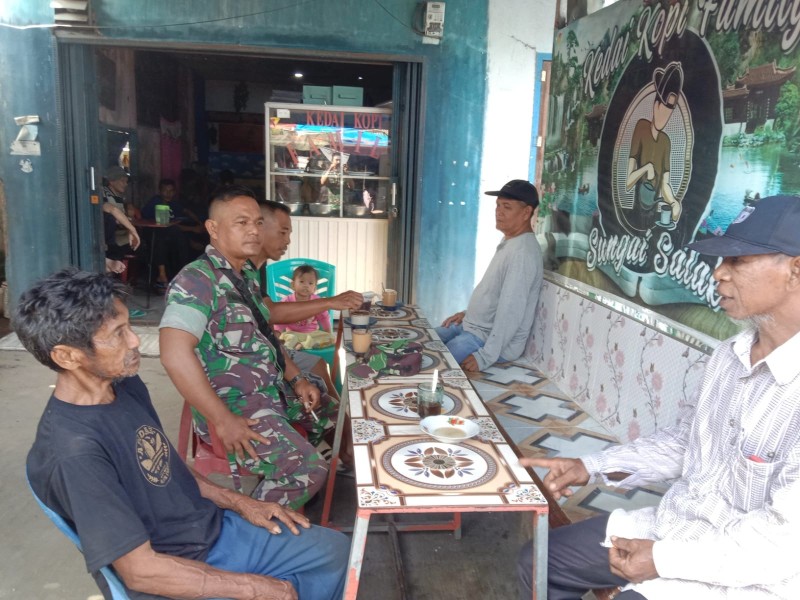 Sinergi Babinsa Koramil 03/Tpl dan Warga: Komsos Eratkan Kampung Pancasila di Sungai Salak