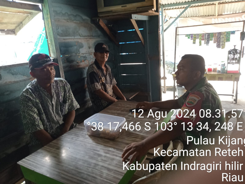 Tingkatkan Keamanan Di Desa Bersama Koramil 07/Reteh dan Warga