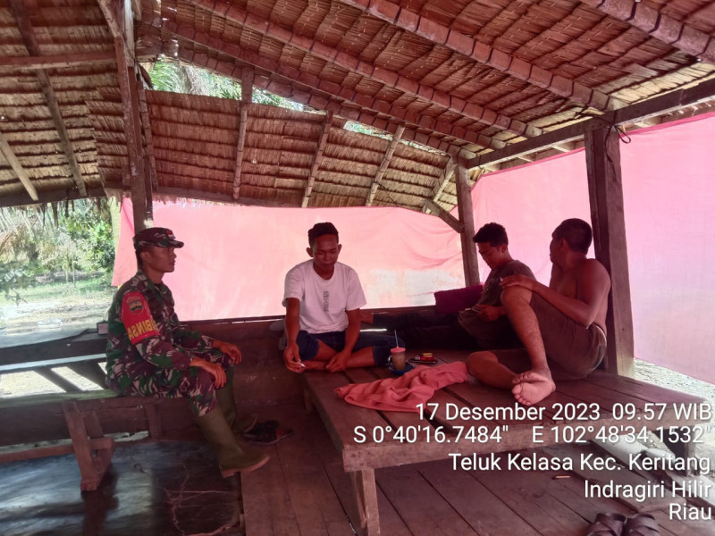 Babinsa Koramil 09/Kmg Sampaikan Agar Jika Ada Hal-hal Yang Menonjol, Segera Laporkan