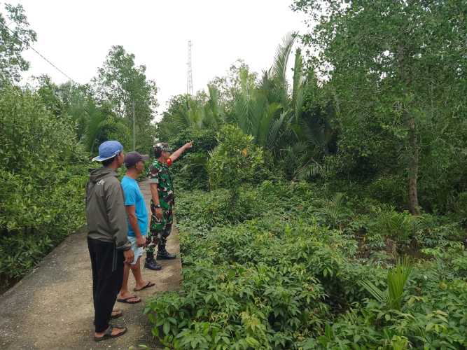 Cegah Kebakaran Melalui Patroli Rutin Bersama Babinsa Koramil 04/Kuindra