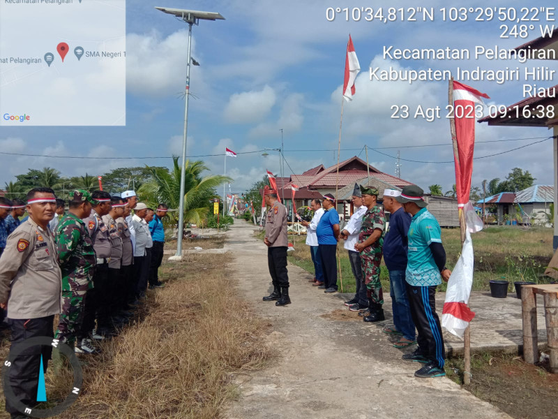 Jaga Kelestarian Lingkungan, Danramil 10/Plg Dampingi Program Penghijauan Penanaman Pohon