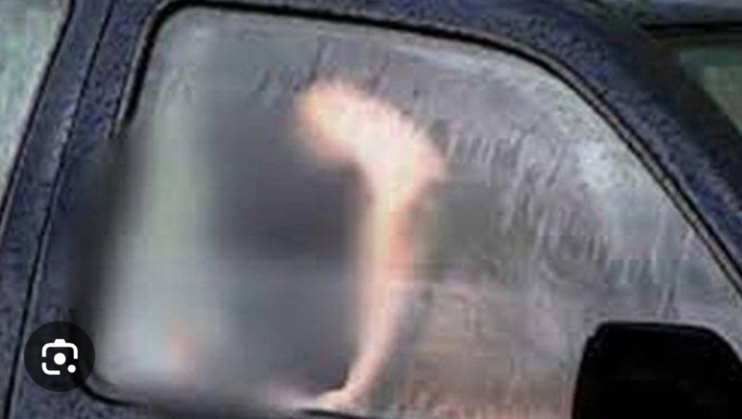 Mobil Bergoyang di Pelataran Mesjid, Dua Sejoli di Riau Ini Tertangkap Basah Saat Adu Mekanik Mobil Bergoyang di Pelataran Mesjid, Dua Sejoli di Riau Ini Tertangkap Basah Saat Adu Mekanik