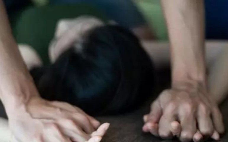 Suami Nyari Kodok, Ibu Muda Ini Diperkosa Tetangganya saat Menyusui Anak