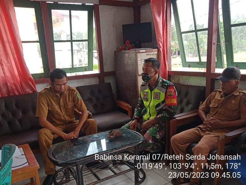 Serda Johansah Upayakan Agar Terjalin Silaturahmi Antara Babinsa Dengan Aparatur Desa