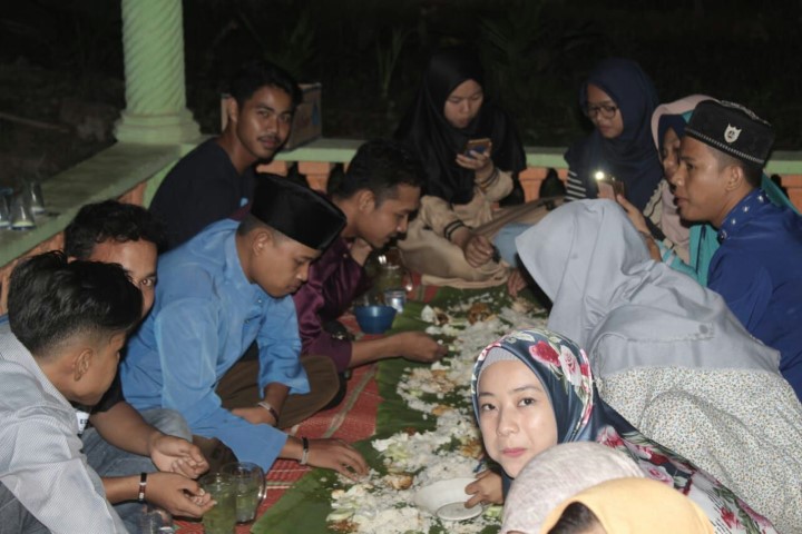 Pererat Silahturrahmi, Pemuda Desa Teluk Bano 1 Lakukan Buka Bersama 