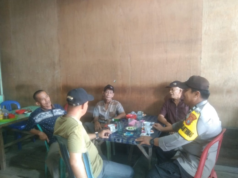 Edukasi dan Sosialisasi Pemilu Damai 2024, Bhabinkamtibmas Polsek Gaung Aiptu Safrizal Zufri Sambangi Warga