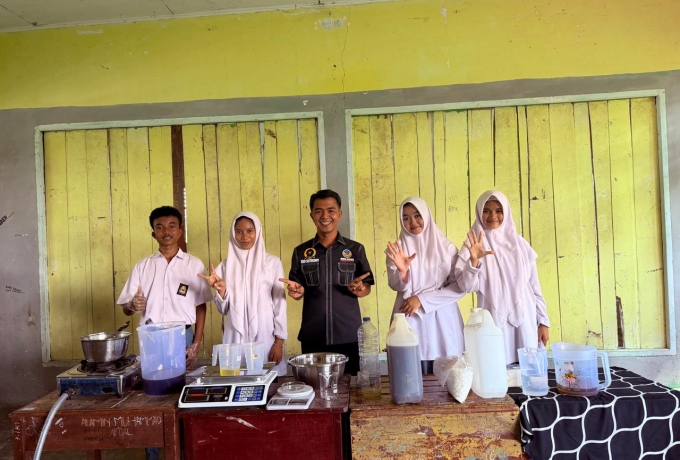 DPRD Kampar Dukung Pengembangan Riset Biodiesel Siswa MAN 5 Kuntu