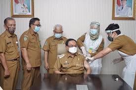 Klaim Seorang Pria Sakit Pasca Vaksin, Kadiskes Inhil: Hanya Sebatas Isu