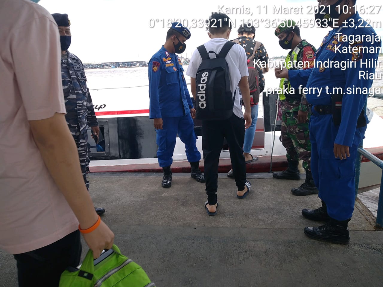 Praka Ferry Sinaga Pantau Aktifitas di Pelabuhan Syahbandar Guntung