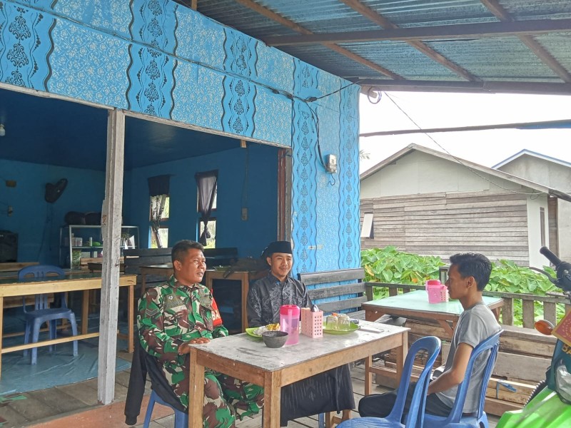 Sertu Wisnu Hartono Giat Komduk: Babinsa Tempuling Eratkan Silaturahmi, Ciptakan Wilayah Tentram