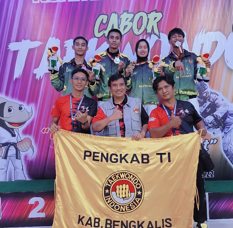 Porprov Kuansing, Atlet Taekwondo Hanifah Safitri Sumbang Emas Untuk Bengkalis