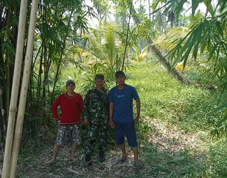 Patroli Karhutla, Babinsa Koramil 03/Tpl Sertu Wisnu Hartono Ajak Warga Jaga Lingkungan Tanpa Membakar