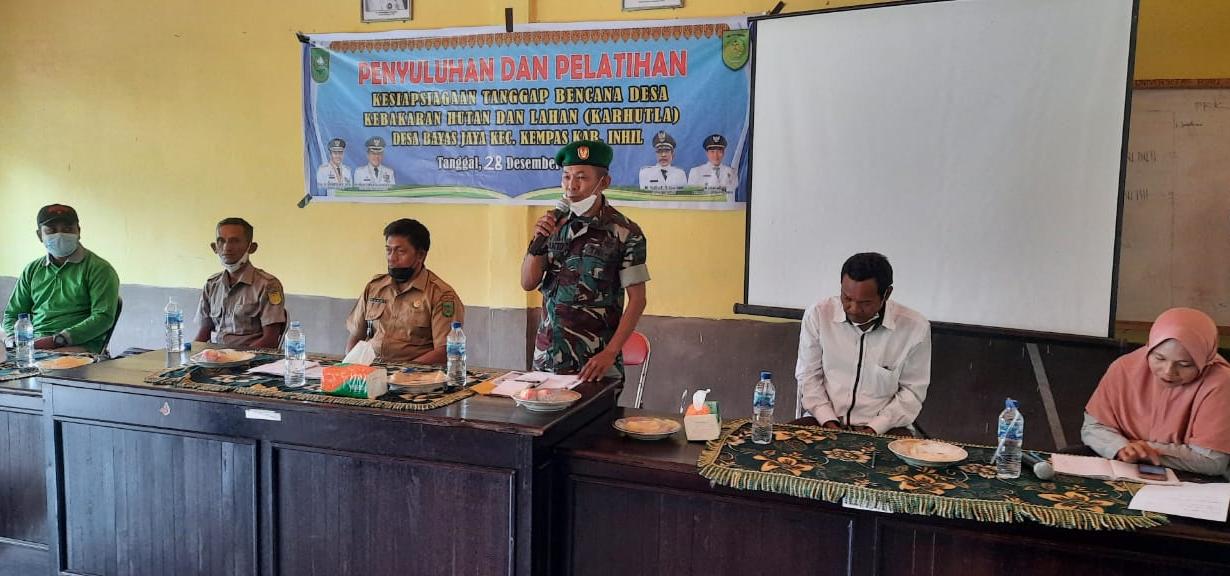 Danramil 03/Tempuling Jadi Narasumber Acara Penyuluhan dan pelantikan kesiapsiagaan Karhutla di Desa