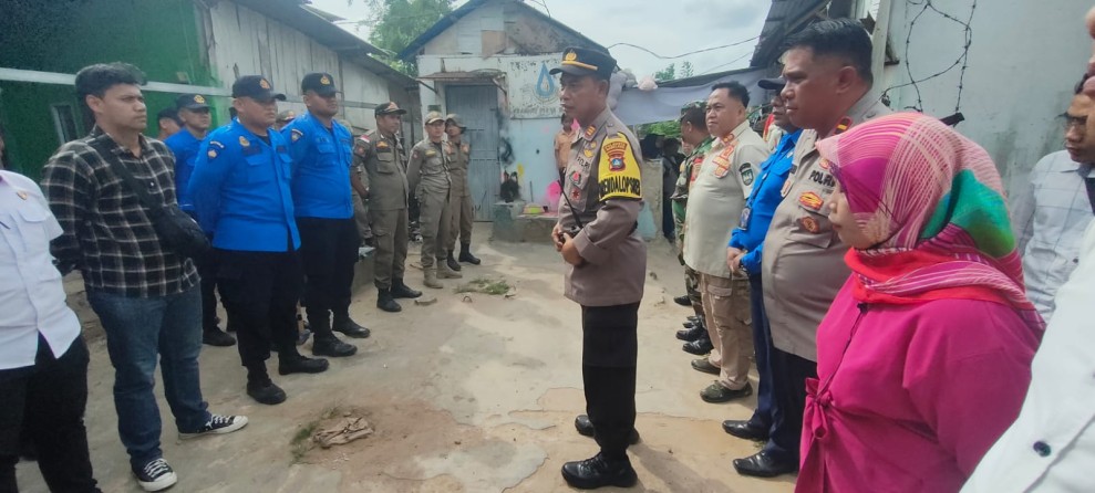 Tim Terpadu Kota Batam Bongkar Kos-Kosan yang Digunakan untuk Penyalahgunaan Narkoba di Kampung Madani