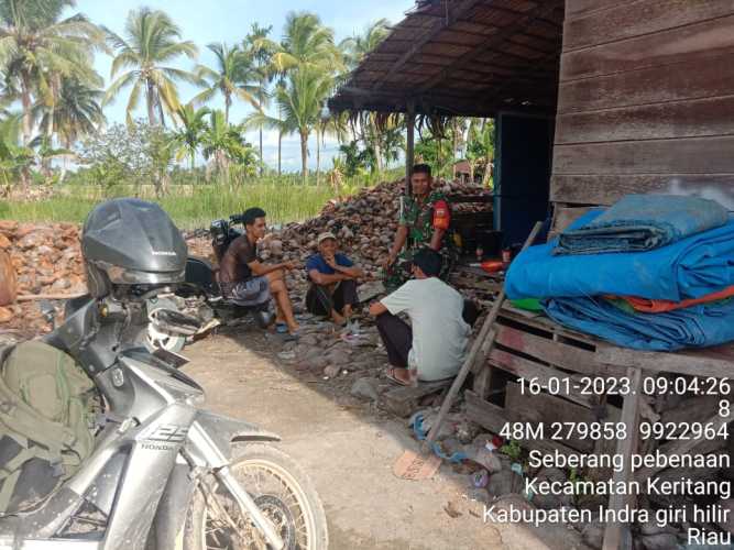 Jalin Kedekatan dan kekompakan Melalui Komsos Oleh Babinsa Koramil 09/Kemuning