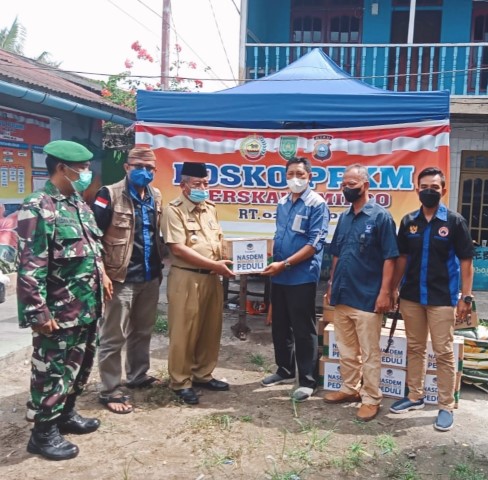 Dapat Berita Ada yang Menjerit Kelaparan Karena Corona, NasDem Inhil Langsung Bergerak Cepat