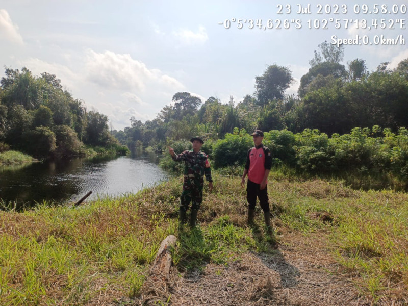 Di Areal PT dan Lahan Masyatakat, Babinsa 05/Gas Praka Chandra Manto Rutin Lakukan Patroli Karlahut
