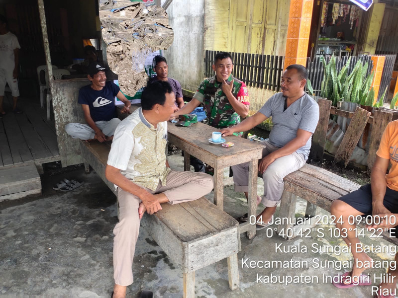 Ciptakan Kerjasama Yang Baik Melalui Komsos Koramil 07/Reteh Kopda Irawan