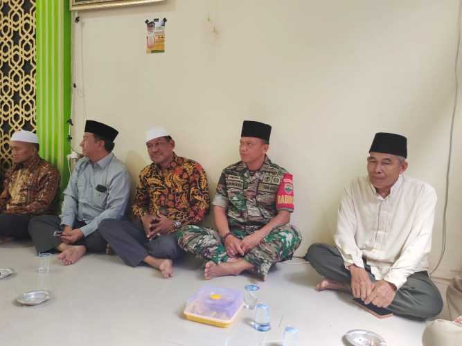 Babinsa Desa Pancur Memperingati Isra dan Mi'raj Nabi Muhammad Saw di Binaan