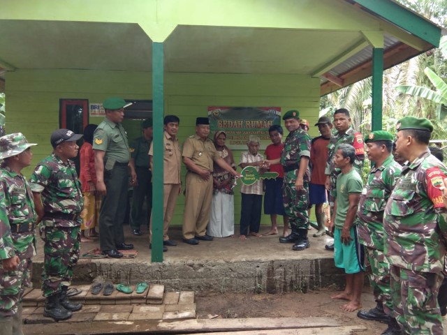 Jelang Hari Juang Kartika 2018, Rumah Warga Tidak Mampu di Kempas Dibedah Kodim 0314/Inhil
