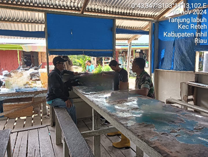 Wujudkan Kebersamaan, Koramil 07/Reteh Terus Jalankan Komsos di Binaan