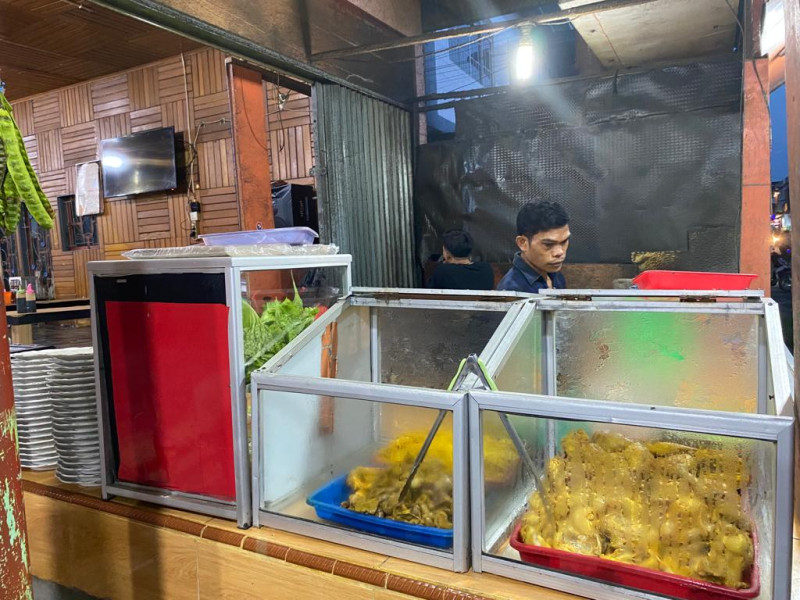 Ayam Penyet Bang Amad Favorit Masyarakat Tembilahan
