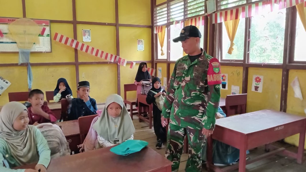 Serda M.Taher Dampingi Kegiatan Makan Bergizi Gratis di Pulau Kijang