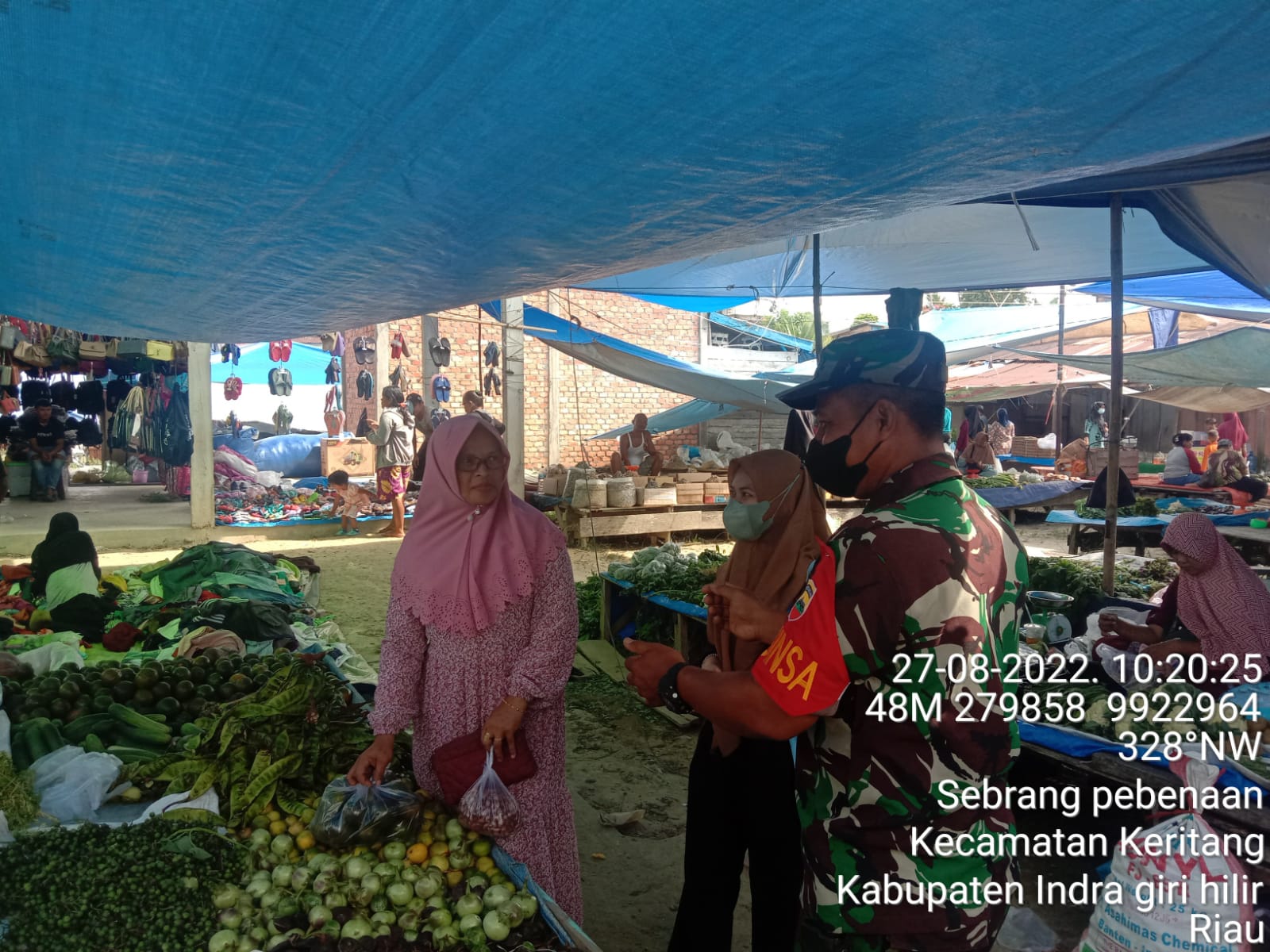 Penegakan dan Sosialisasi Terhadap Prokes Oleh Personel Koramil 09/Kemuning di Wilayah