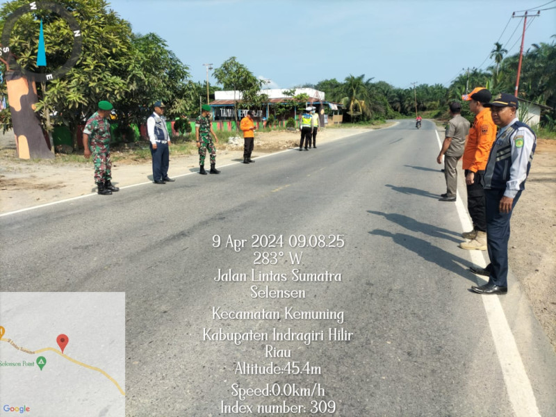 Danramil 09/Kmg Lakukan Pengamanan Mudik Lebaran di Jalan Lintas Riau-Jambi
