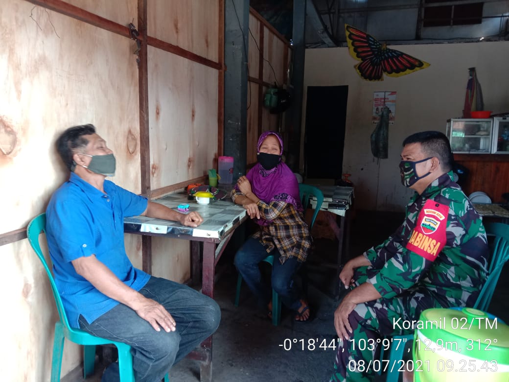 Sertu Syamsir Rutin Lakukan Komsos bersama Masyarakat Tanjung Pasir