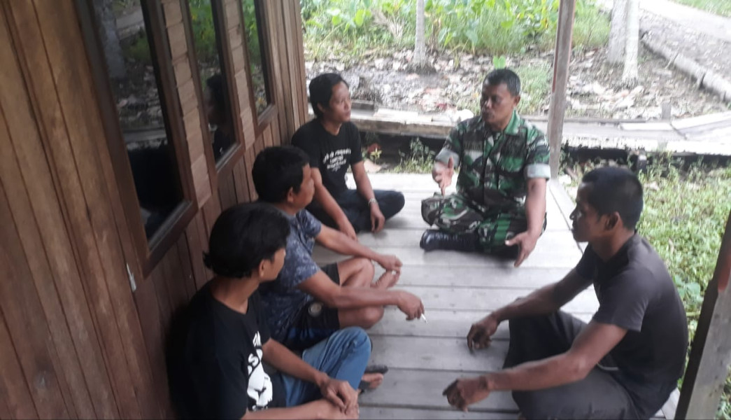 Tingkatkan Sinergitas, Babinsa Koramil 05/Gas  Serma Sasmito Laksanakan Giat Komsos