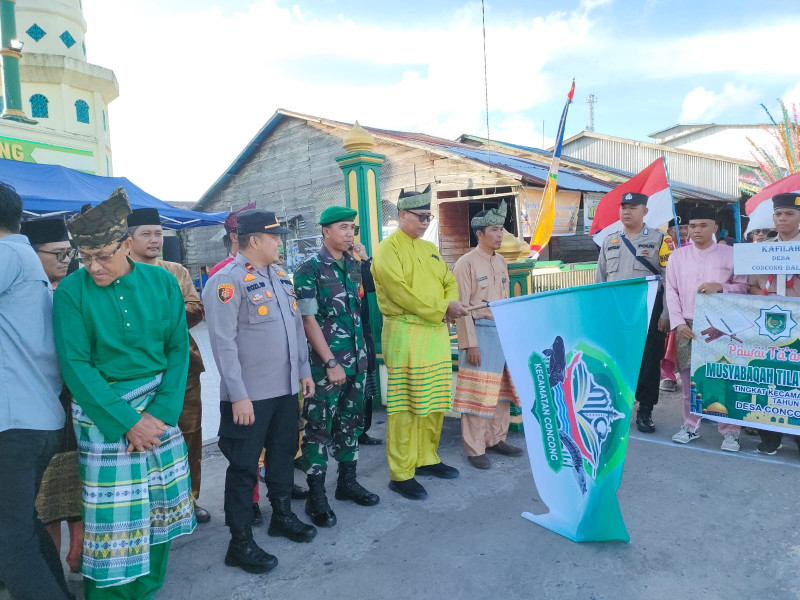 Serma Suhaidi Mewakili Danramil 04/Kdr Melepas Pawai Ta'aruf MTQ KE-I Tingkat Kec. Concong Tahun 2023