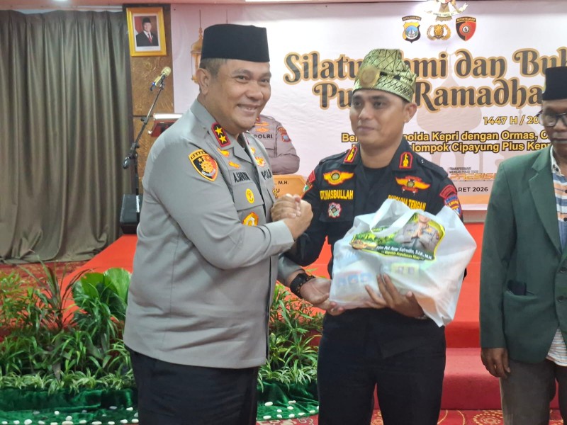 Pererat Silaturahmi Ramadan, Kapolda Kepri Bagikan Sembako kepada Ormas, OKP, BEM dan Mahasiswa Cipayung Plus