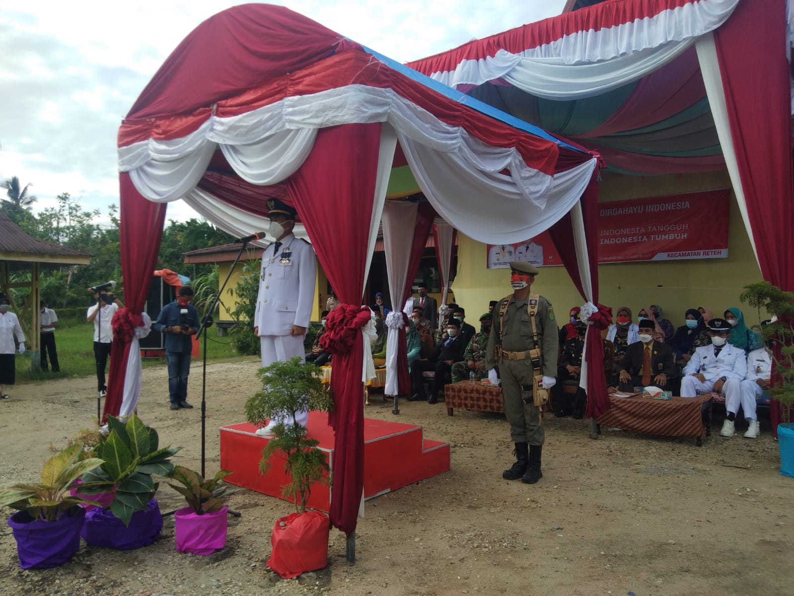 Danramil 07/Reteh Ikuti Upacara Peringatan Kemerdekaan Bangsa Indonesia yang ke-76