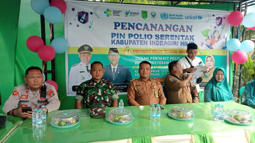 Sukseskan Program Pemerintah Bebas Polio, Danpos Gaung Serma Tota.S Babinsa Koramil 05/Gas Dampingi Petugas Nakes