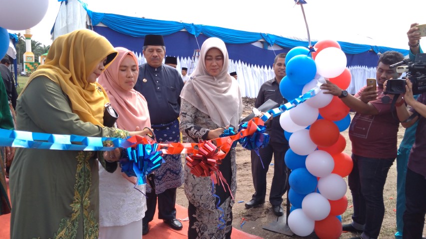 Pawai Ta'aruf MTQ XIX  Tingkat Kab. Siak di Sai Apit, Riau, Sangat Meriah