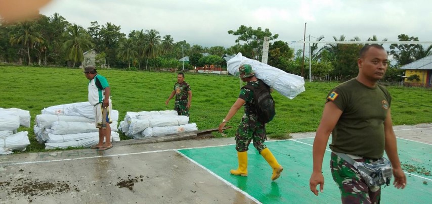TNI Dirikan 100 Tenda Huntara Pengungsi di Balentuma Donggala