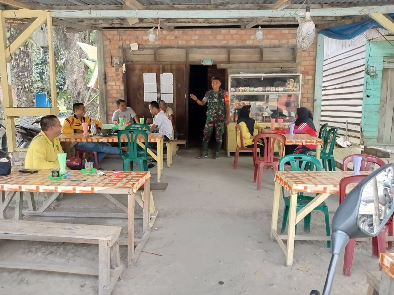 Ciptakan Situasi yang Aman, Babinsa Koramil 09/Kmg Kopda Aldi Spt Gelar Sosialisasi Pilkada Damai