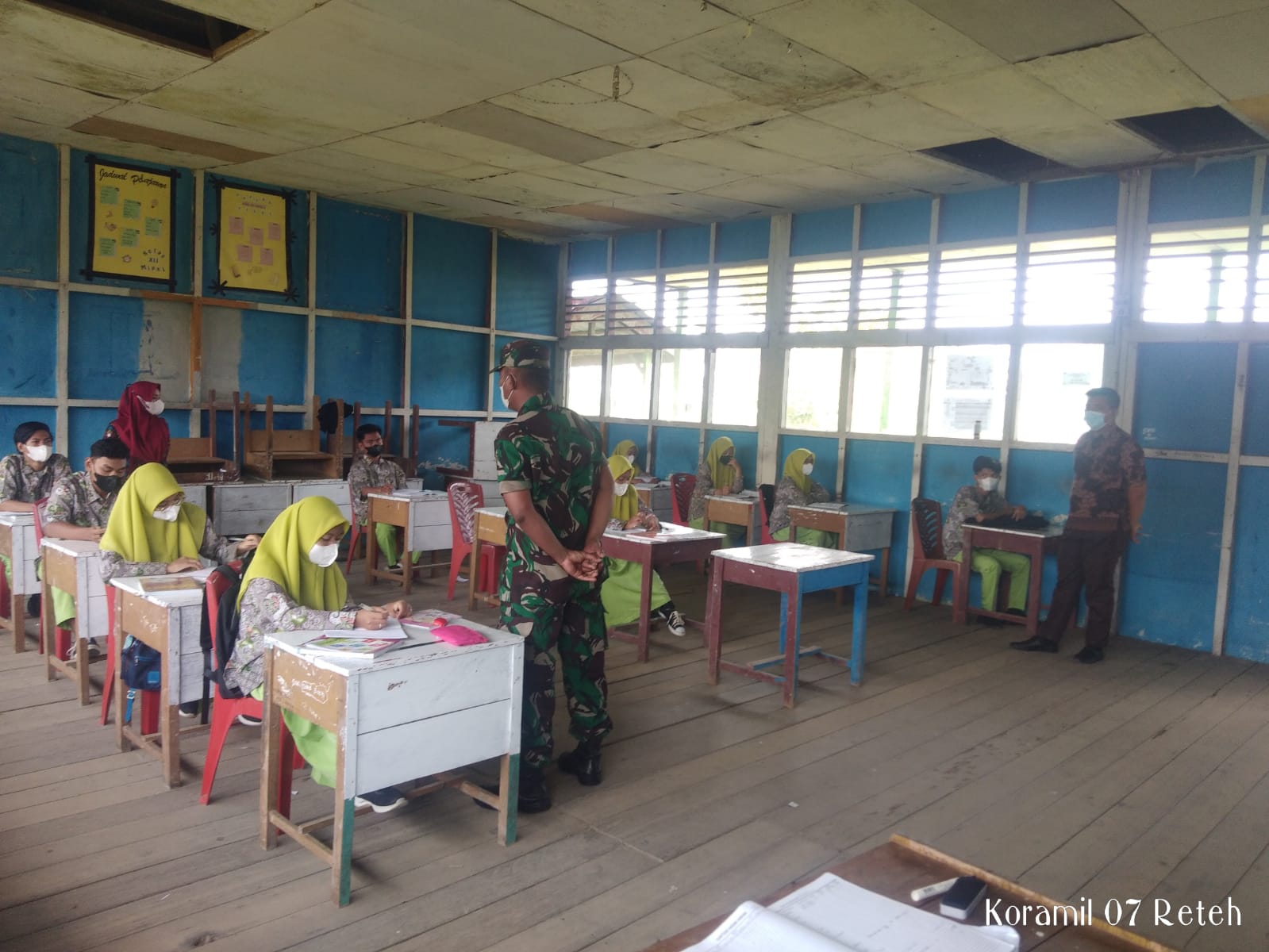 Babinsa 07/Reteh Mensosialisasikan Kepada Para Siswa/i Tentang Wawasan Kebangsaan