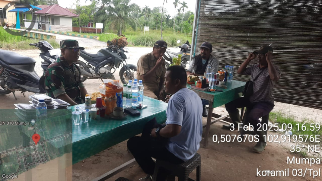 Aktif Komsos Dengan Perangkat Jadikan Hubungan Danramil 03/Tpl dan Kades Semakin Solid