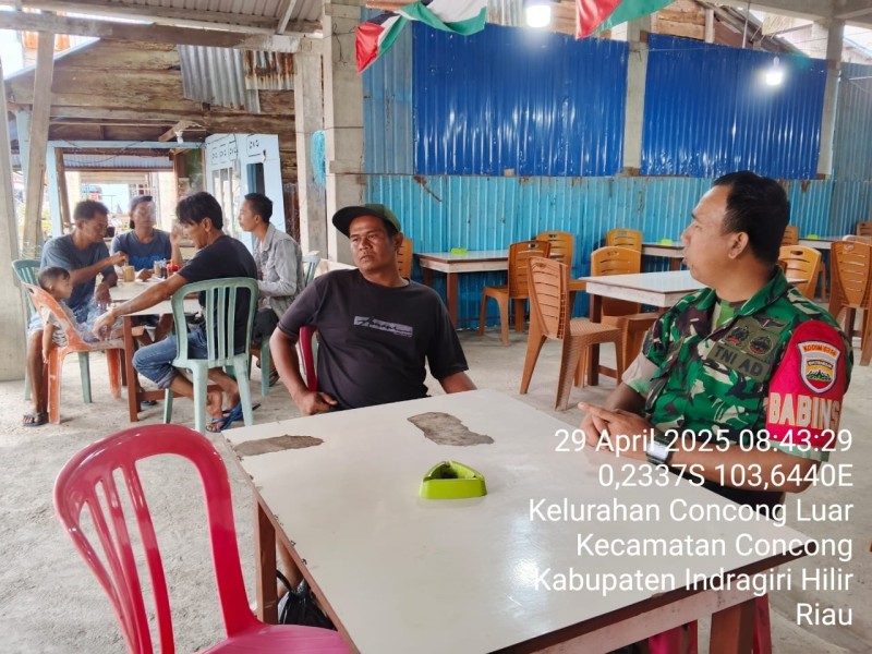 Babinsa Koramil 04/Kuindra Laksanakan Komsos untuk Meningkatkan Hubungan Baik dengan Warga Binaan